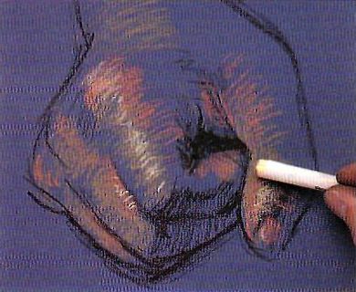 Рисуем карандашом и пастелью кулак руки шаг 4